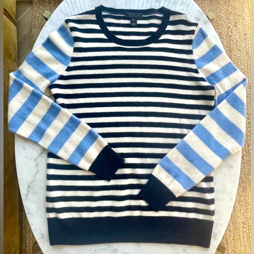 Saks Fifth Avenue 100% Cashmere sweater, contrasting navy/light blue stripes, M - Picture 6 of 10